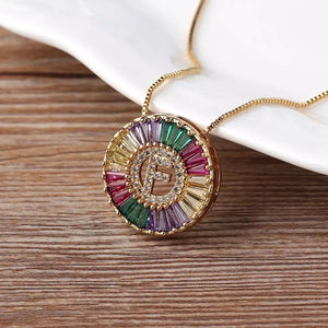 Collar con inicial zirconia colores