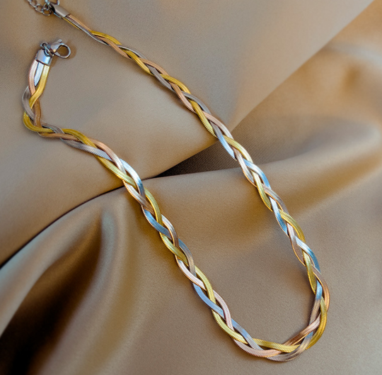 COLLAR TRENZADO TRES TONOS