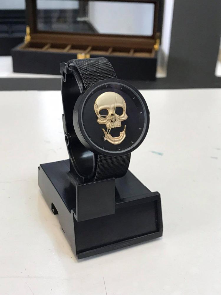 RELOJ SKULL MALLA NEGRO