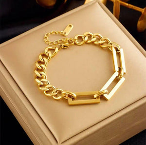 PULSERA CADENA RECTANGULAR DORADA