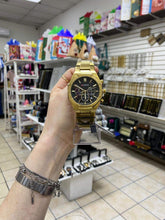 Cargar imagen en el visor de la galería, RELOJ CURREN ARMI DORADO
