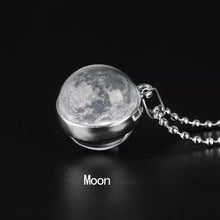 Cargar imagen en el visor de la galería, Collar Luna Cadena bolitas
