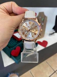 RELOJ ROMANOS BLANCO