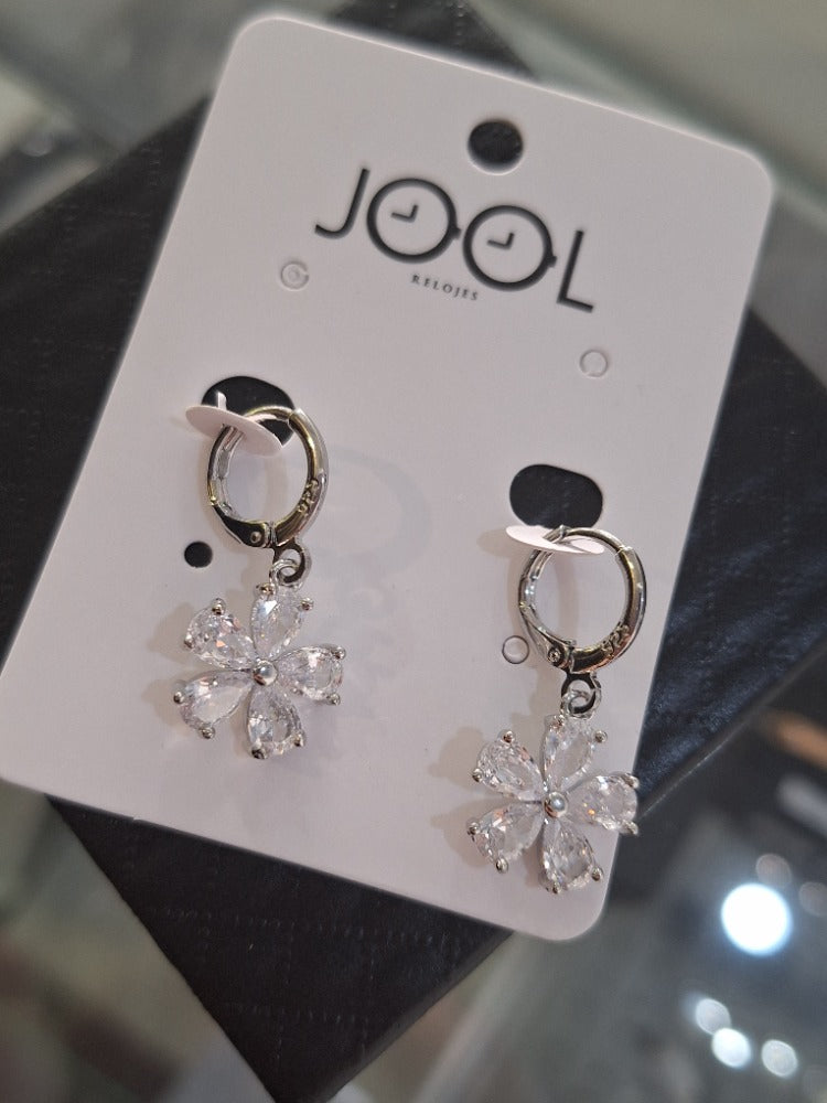 ARETE PETALOS BLANCOS