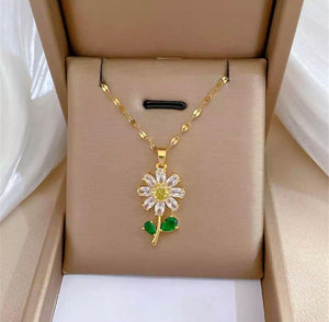 Collar Flor Blanca