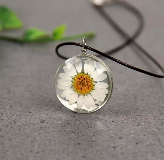 COLLAR ARTESANAL GERBERA BLANCA