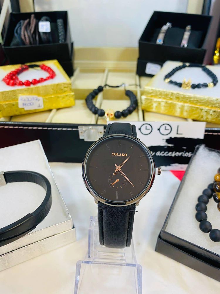RELOJ YOLAKO PIEL NEGRO DETALLES CAFE